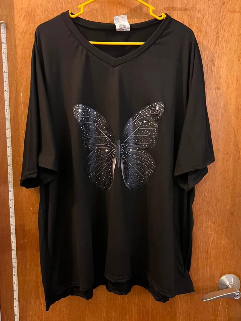Size 5X - Black Short Sleeve Pullover w/Butterfly Design - Fits Like 4X